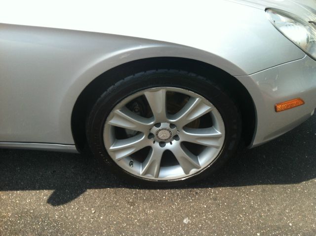 2008 Mercedes-Benz CLS-Class Extended VERY LOW Miles