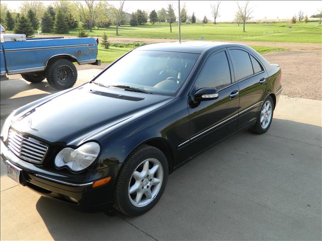 2002 Mercedes-Benz C Class LTZ Sport Utility Pickup 4D 5 1/4 Ft