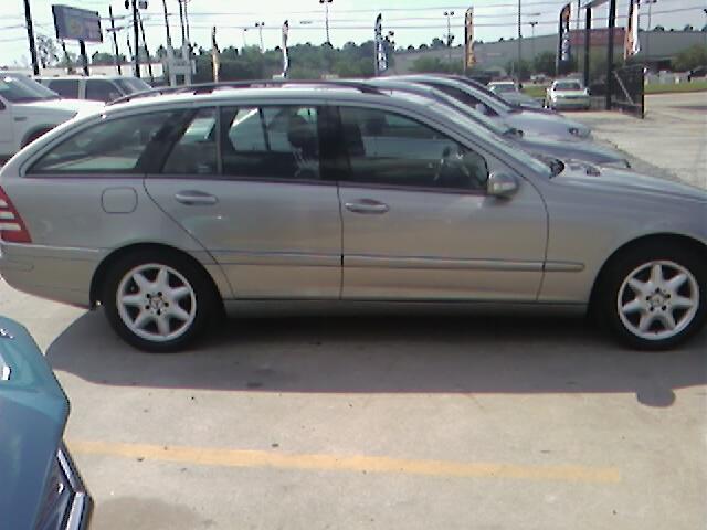 2003 Mercedes-Benz C Class 3.2 TL - Extra Sharp