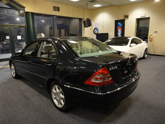 2003 Mercedes-Benz C Class 4WD Crew Cab 130 LT W/1lt