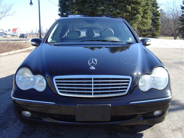2003 Mercedes-Benz C Class 3.2 TL - Extra Sharp
