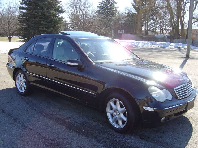 2003 Mercedes-Benz C Class 3.2 TL - Extra Sharp