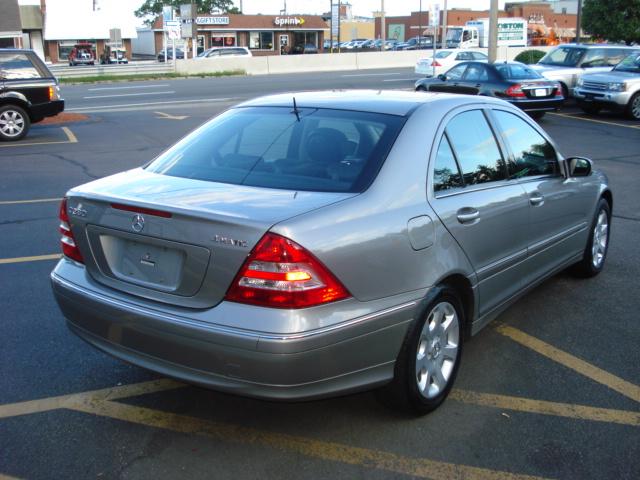 2006 Mercedes-Benz C Class 2500/sle