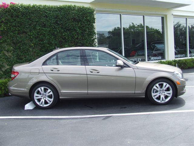 2009 Mercedes-Benz C Class 4dr Sdn Manual (natl)