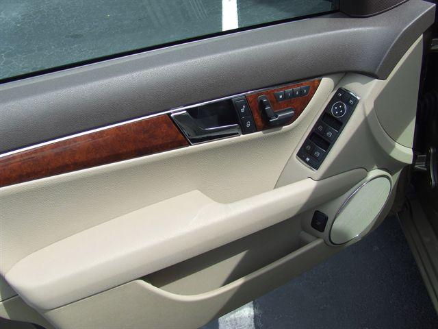 2009 Mercedes-Benz C Class 4dr Sdn Manual (natl)