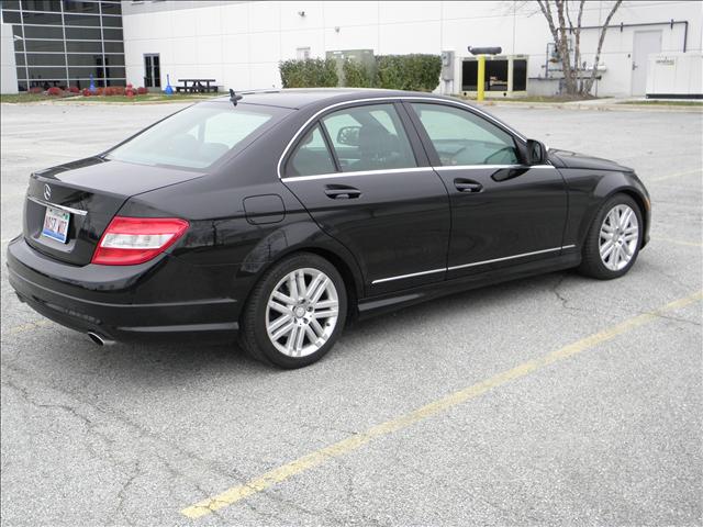 2009 Mercedes-Benz C Class 2WD Crew Cab 143.5 LTZ