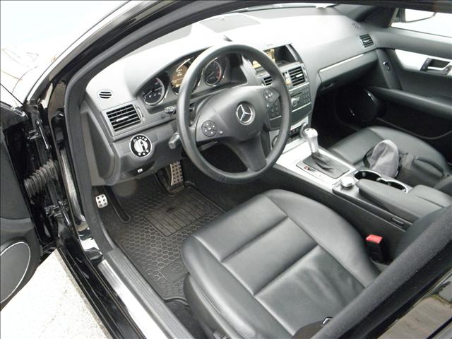 2009 Mercedes-Benz C Class 2WD Crew Cab 143.5 LTZ