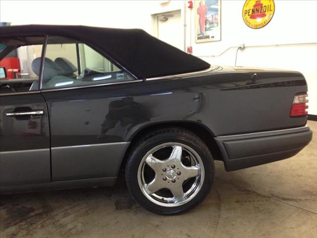 1994 Mercedes-Benz E-Class HTD Leather, Spoiler, Sunroof