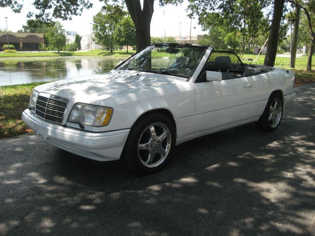 1995 Mercedes-Benz E-Class 4x4trd PKG