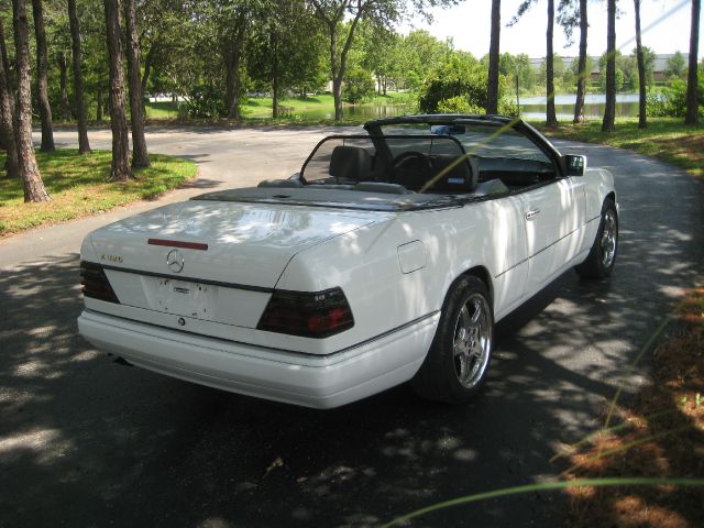 1995 Mercedes-Benz E-Class 4x4trd PKG