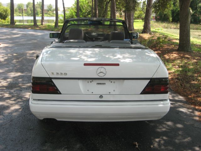 1995 Mercedes-Benz E-Class 4x4trd PKG