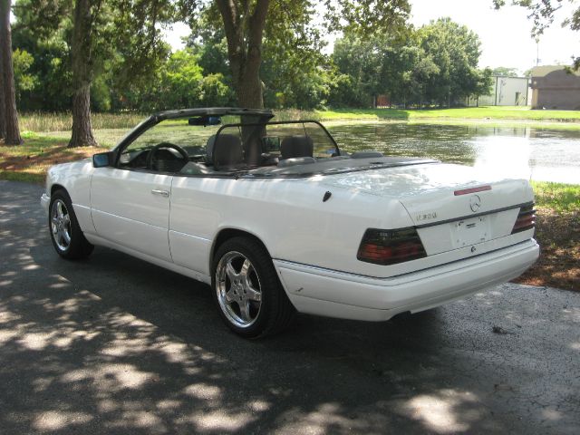 1995 Mercedes-Benz E-Class 4x4trd PKG