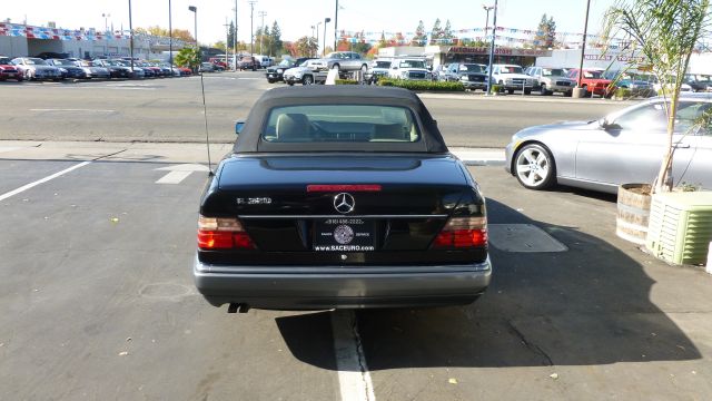 1995 Mercedes-Benz E-Class 4x4trd PKG