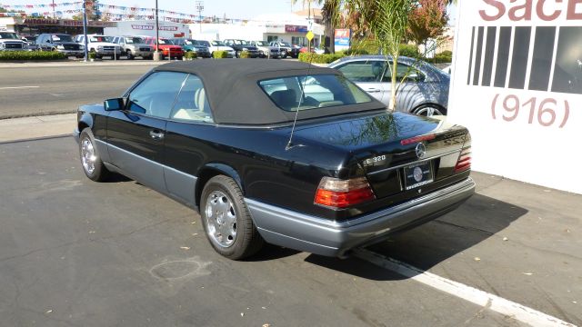 1995 Mercedes-Benz E-Class 4x4trd PKG