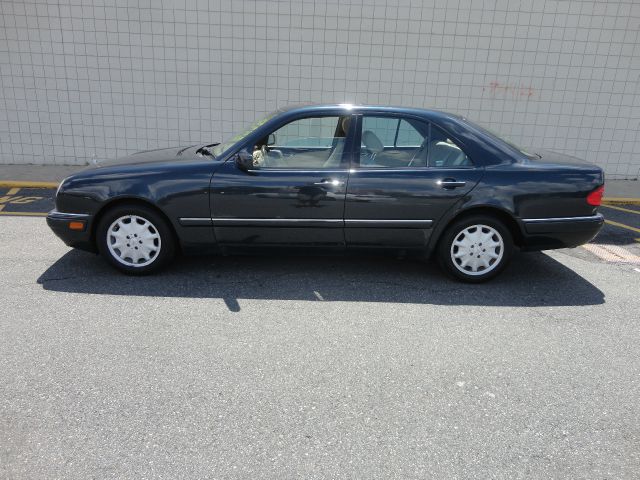 1997 Mercedes-Benz E-Class SXT