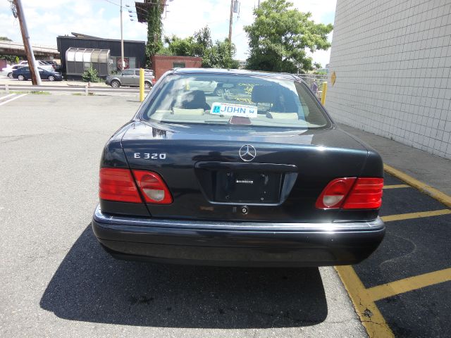 1997 Mercedes-Benz E-Class SXT