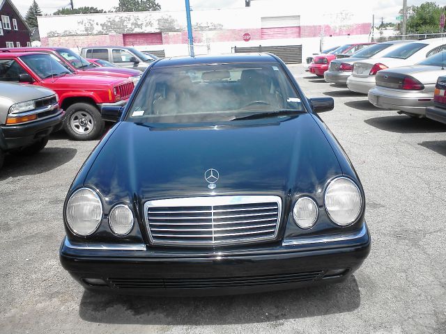 1997 Mercedes-Benz E-Class M5 --gps NAV, 2