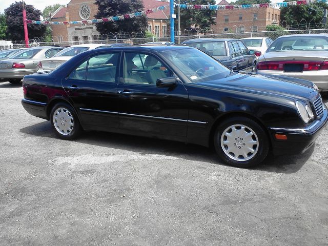 1997 Mercedes-Benz E-Class M5 --gps NAV, 2