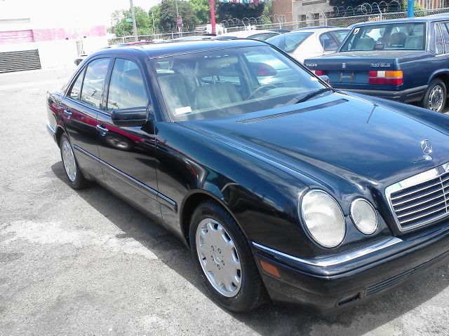 1997 Mercedes-Benz E-Class M5 --gps NAV, 2
