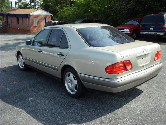 1997 Mercedes-Benz E-Class 4dr Cpe Auto