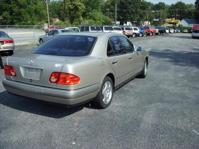 1997 Mercedes-Benz E-Class 4dr Cpe Auto