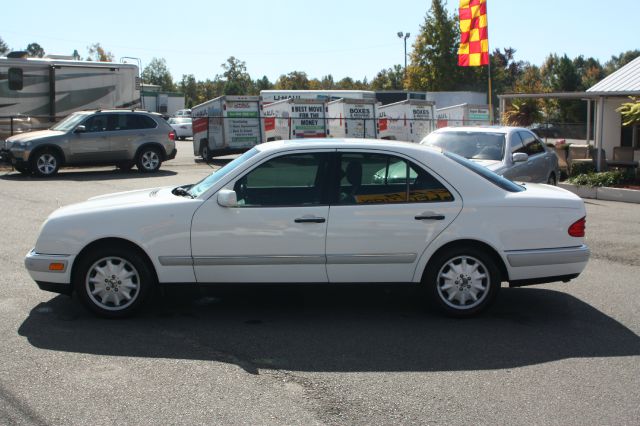 1997 Mercedes-Benz E-Class M5 --gps NAV, 2