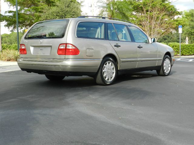 1998 Mercedes-Benz E-Class Doublecab V8