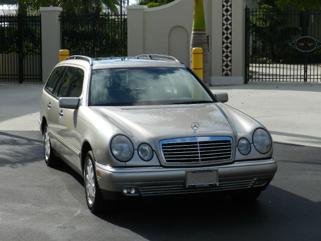 1998 Mercedes-Benz E-Class Doublecab V8