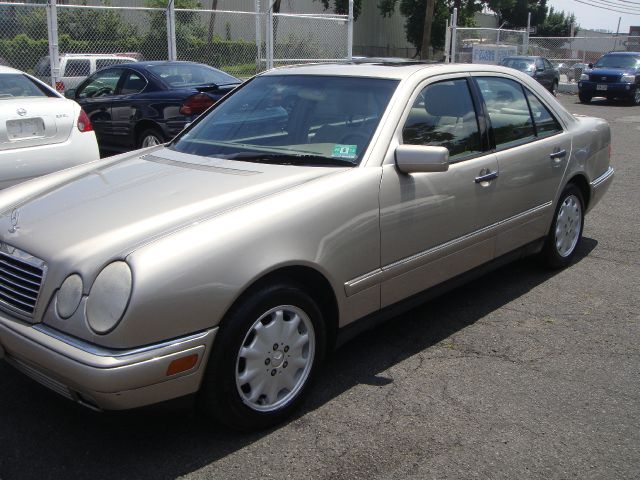 1998 Mercedes-Benz E-Class Doublecab V8