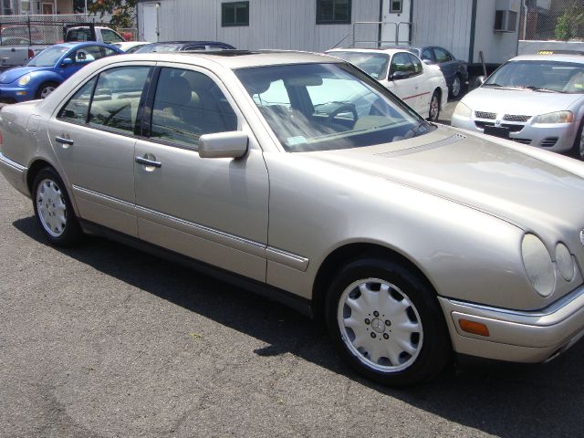 1998 Mercedes-Benz E-Class Doublecab V8