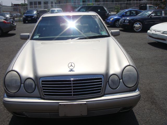 1998 Mercedes-Benz E-Class Doublecab V8