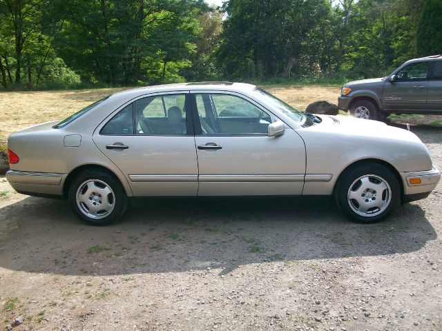 1998 Mercedes-Benz E-Class Doublecab V8