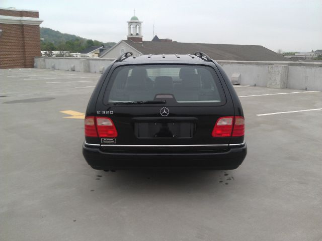 1999 Mercedes-Benz E-Class SXT