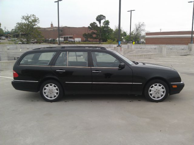 1999 Mercedes-Benz E-Class SXT