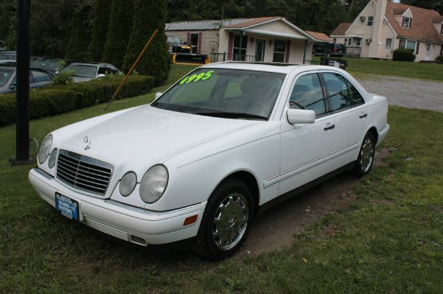 1999 Mercedes-Benz E-Class SXT