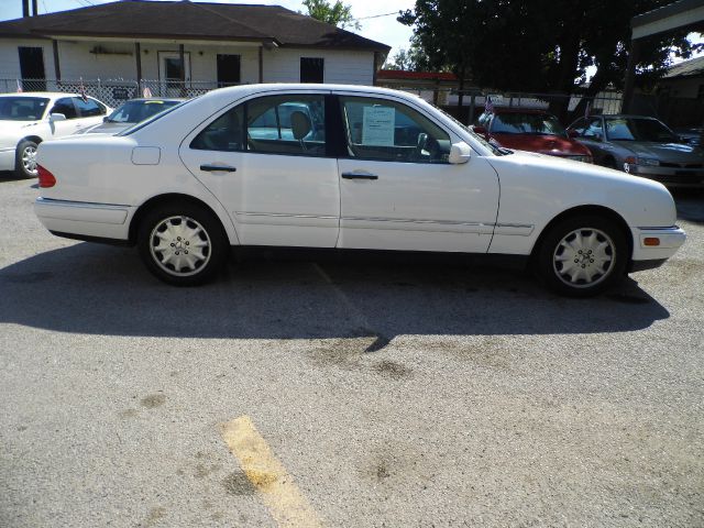 1999 Mercedes-Benz E-Class SXT
