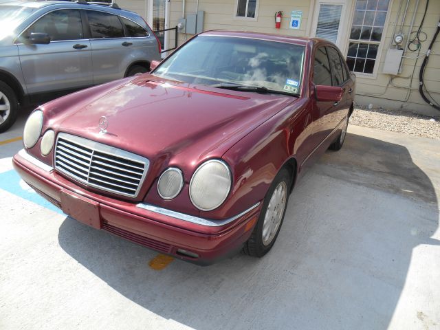 1999 Mercedes-Benz E-Class LS Flex Fuel 4x4 This Is One Of Our Best Bargains