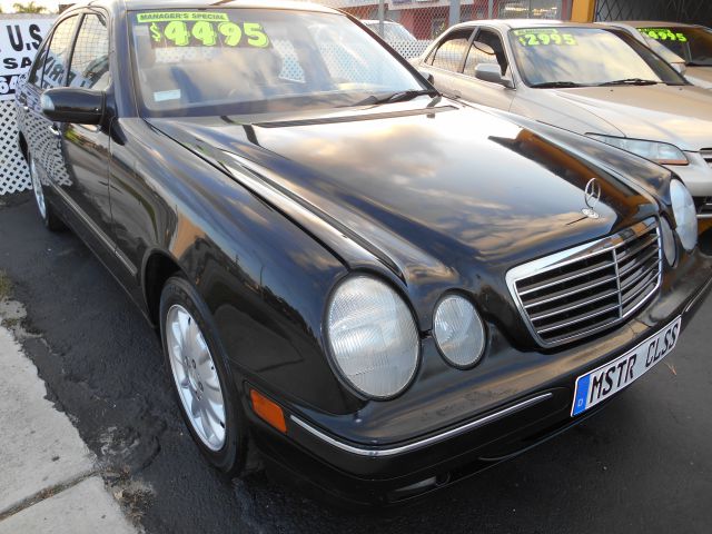 2000 Mercedes-Benz E-Class SXT