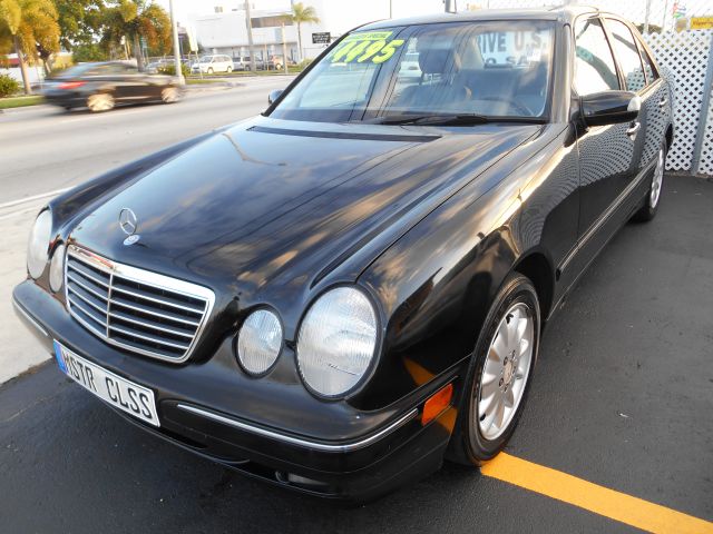2000 Mercedes-Benz E-Class SXT