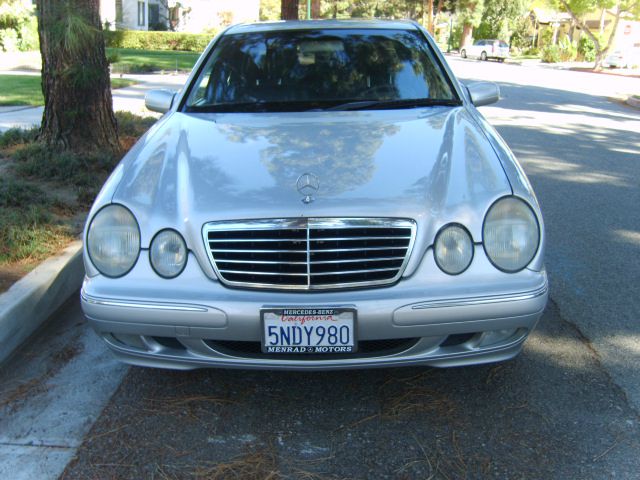 2000 Mercedes-Benz E-Class Scion XB