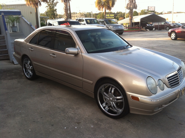 2000 Mercedes-Benz E-Class SXT