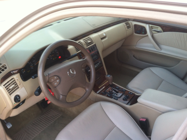 2000 Mercedes-Benz E-Class SXT