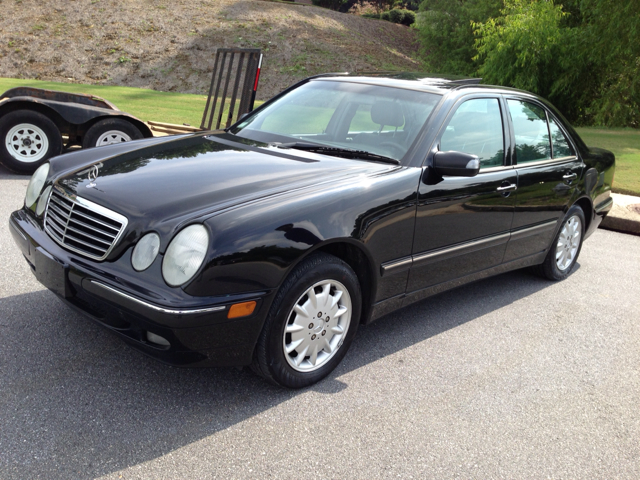 2000 Mercedes-Benz E-Class SXT