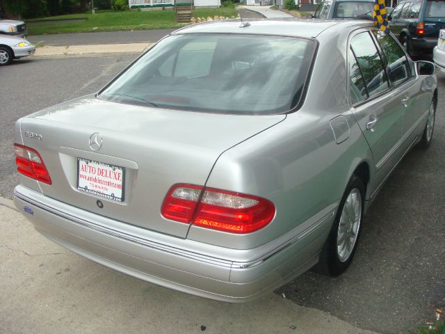 2000 Mercedes-Benz E-Class SXT