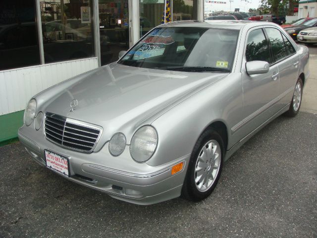 2000 Mercedes-Benz E-Class SXT
