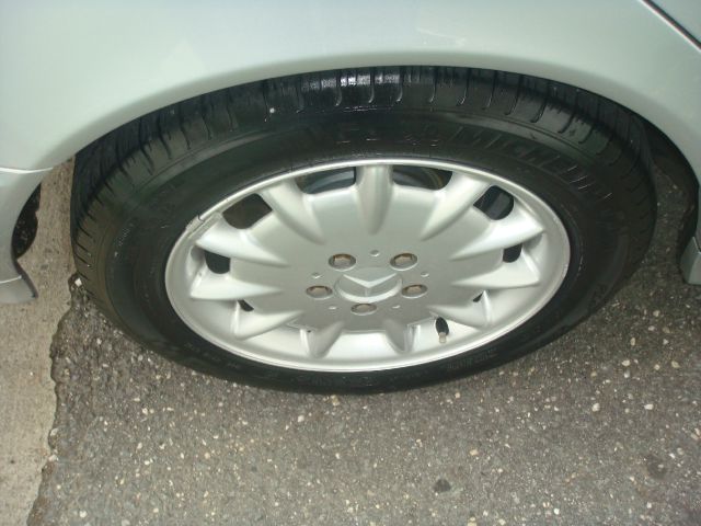 2000 Mercedes-Benz E-Class SXT