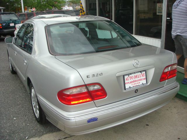 2000 Mercedes-Benz E-Class SXT