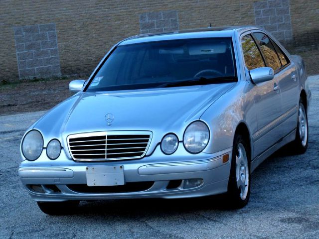 2000 Mercedes-Benz E-Class Scion XB