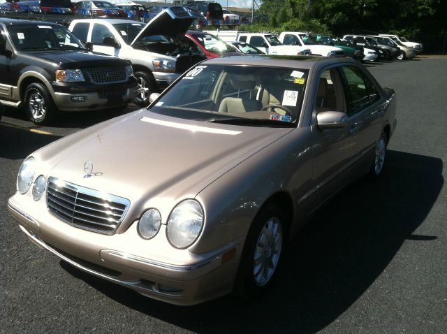 2000 Mercedes-Benz E-Class SXT