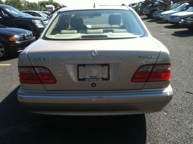 2000 Mercedes-Benz E-Class SXT